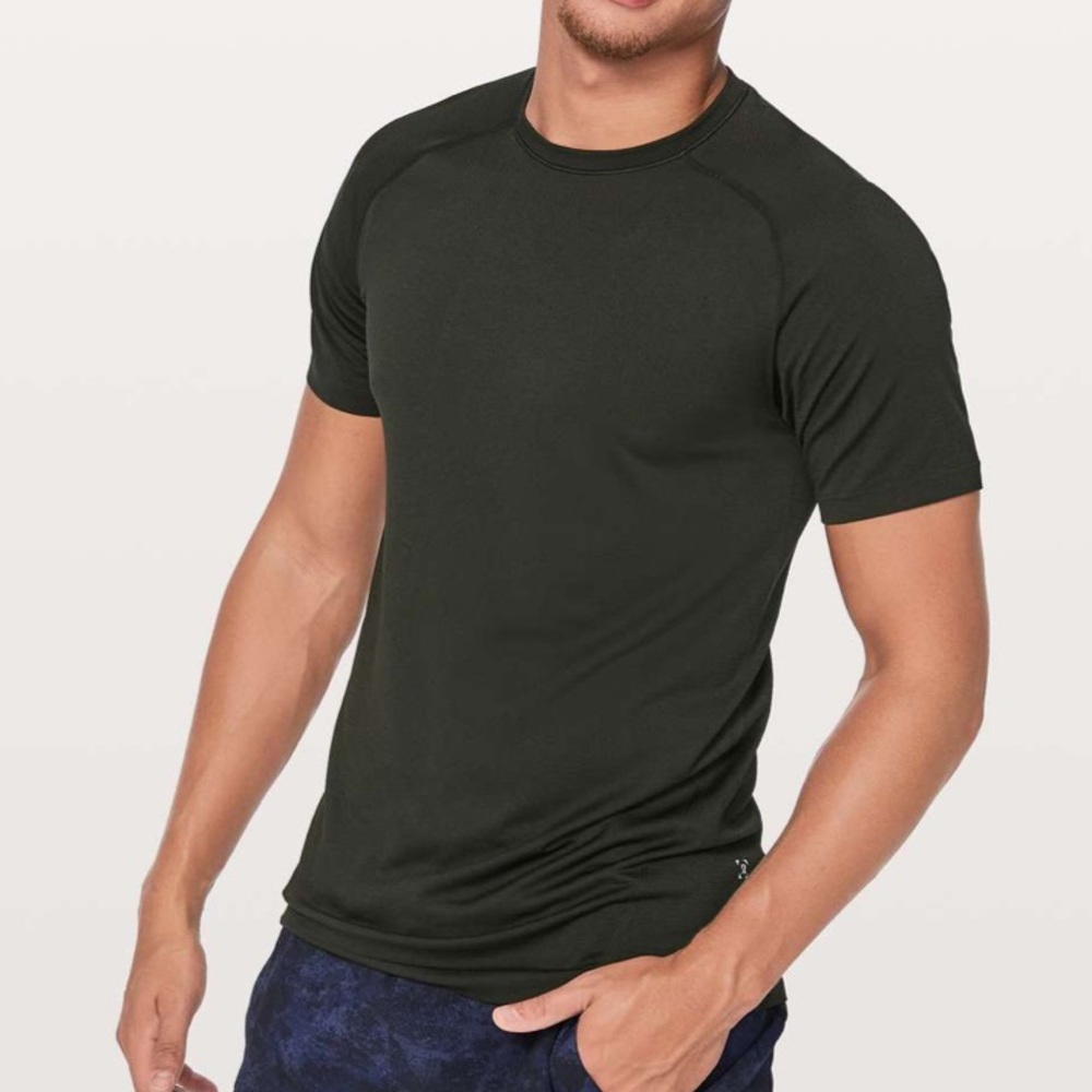 Lululemon Metal Vent Tech Short Sleeve in Black